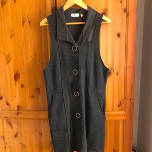 Habitat vest dress length gray soft fabric of rayon and spandex, slim fitting M
